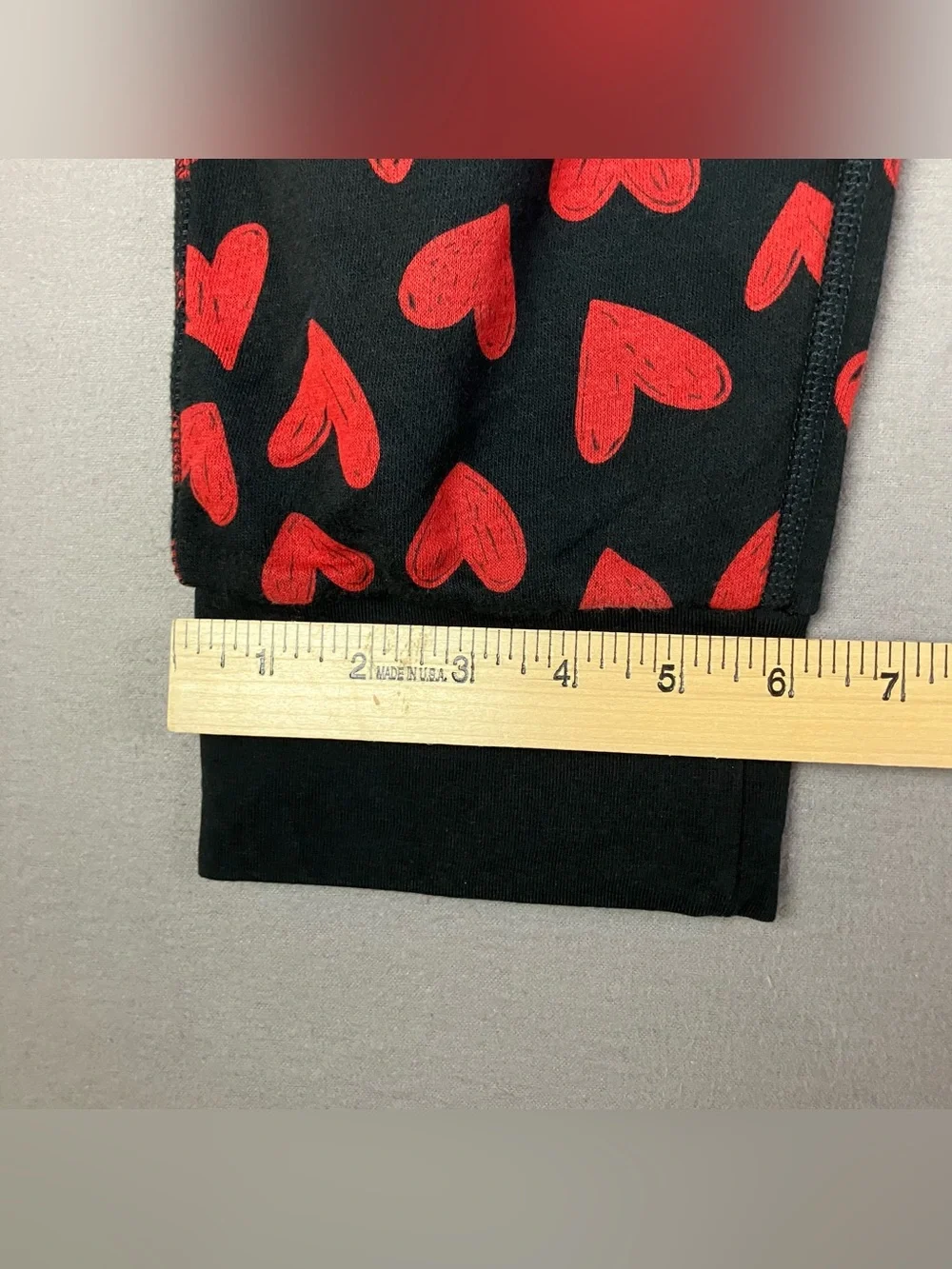 American Eagle Men’s Size M AE Lounge Sweatpant Joggers Hearts Red Black NWT!